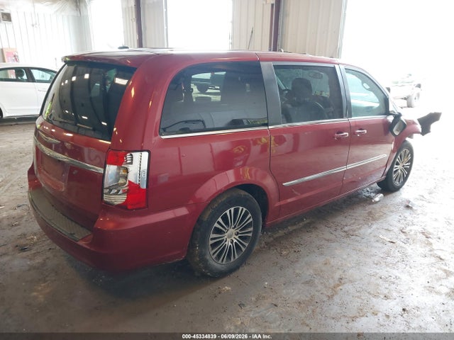 Chrysler Town & Country S