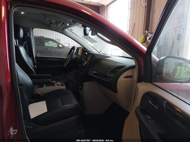 Chrysler Town & Country Touring