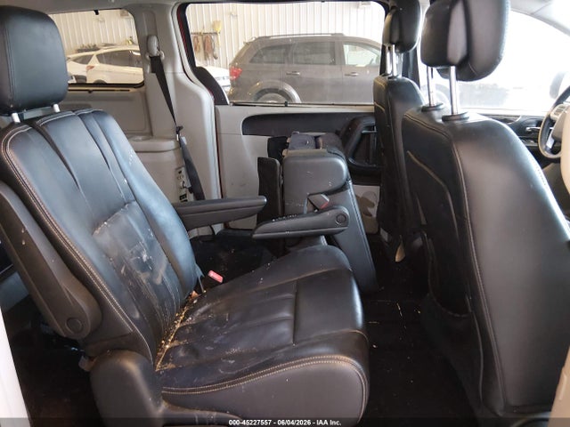 Chrysler Town & Country Touring