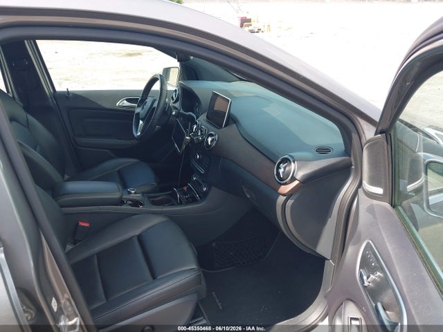 Mercedes-Benz B 250e