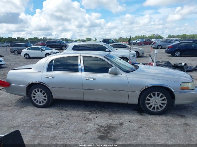 Lincoln Towncar Signature