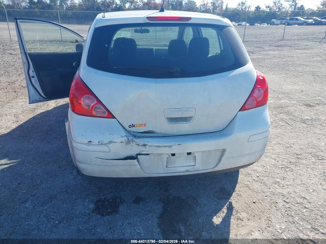 Nissan Versa 1.8 S