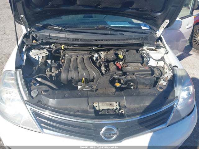 Nissan Versa 1.8 S