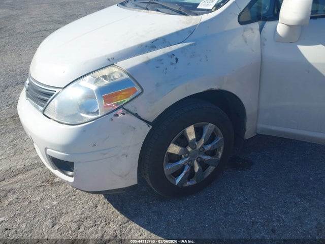 Nissan Versa 1.8 S