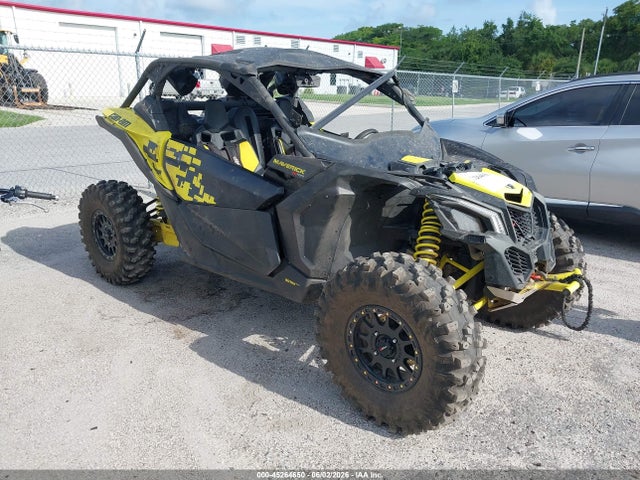 Salvage Can-Am Maverick X3 Image