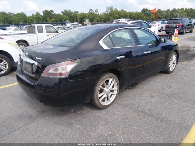 Nissan Maxima