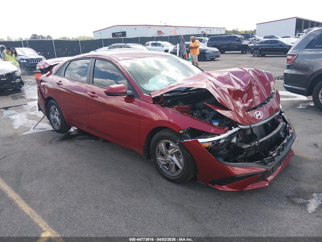 Salvage Hyundai ELANTRA Image