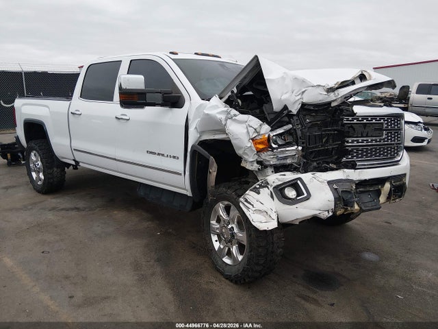 Salvage GMC Sierra 2500 Image