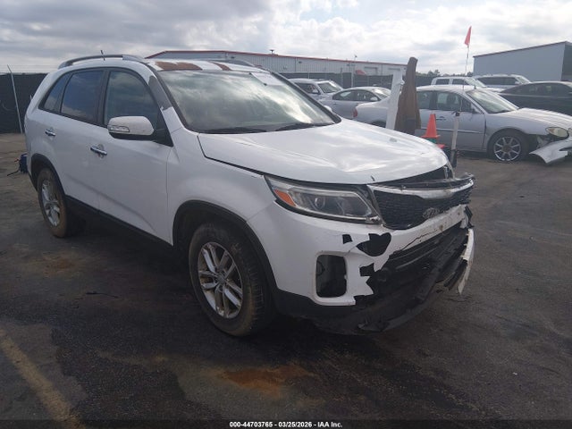 Salvage Kia Sorento Image
