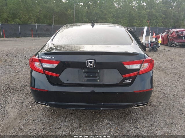 Honda Accord Touring 2.0t