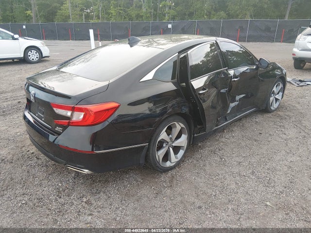 Honda Accord Touring 2.0t