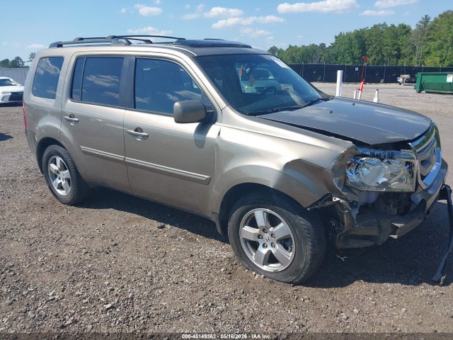 Salvage Honda Pilot Image