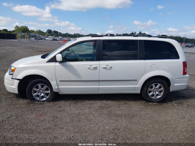 Chrysler Town & Country Touring