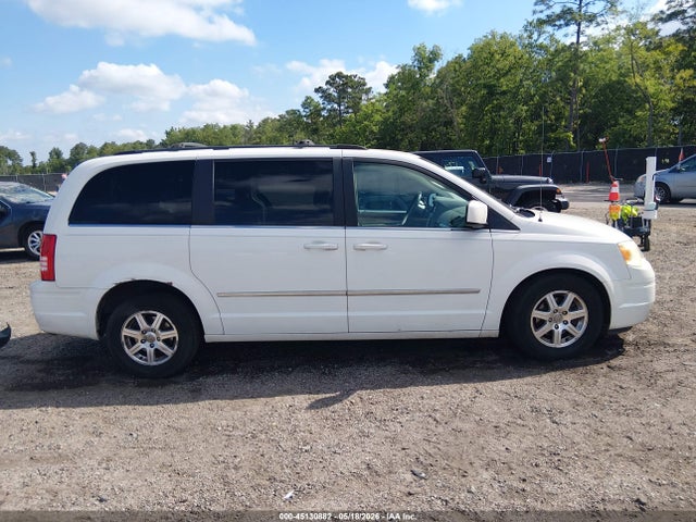 Chrysler Town & Country Touring