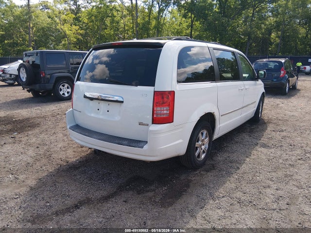 Chrysler Town & Country Touring