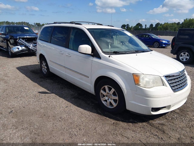 Salvage Chrysler Town & Country Image