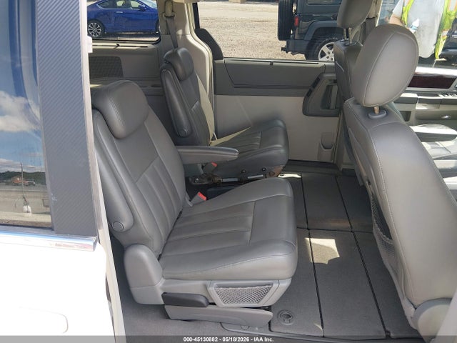 Chrysler Town & Country Touring