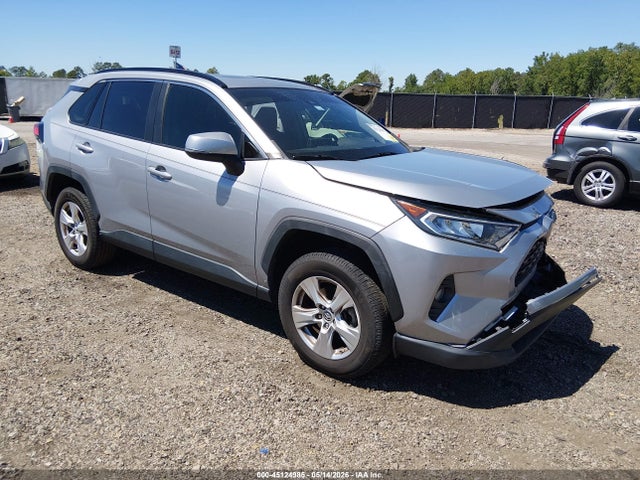 Salvage Toyota RAV4 Image