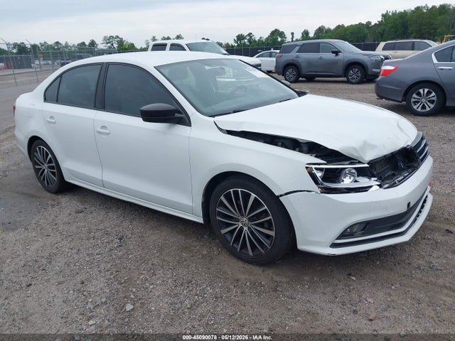 Salvage Volkswagen Jetta Image