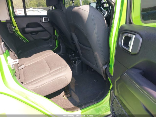 Jeep Wrangler Sahara 4x4