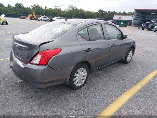 Nissan Versa 1.6 S