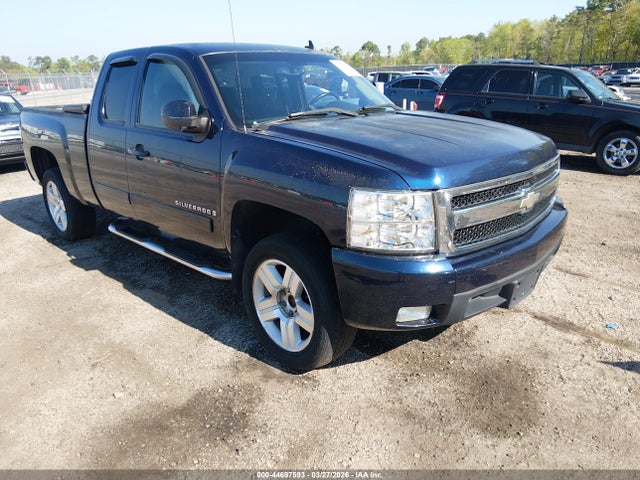 Salvage Chevrolet Silverado 1500 Image