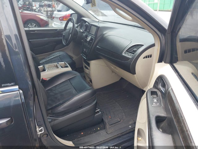 Chrysler Town & Country Touring