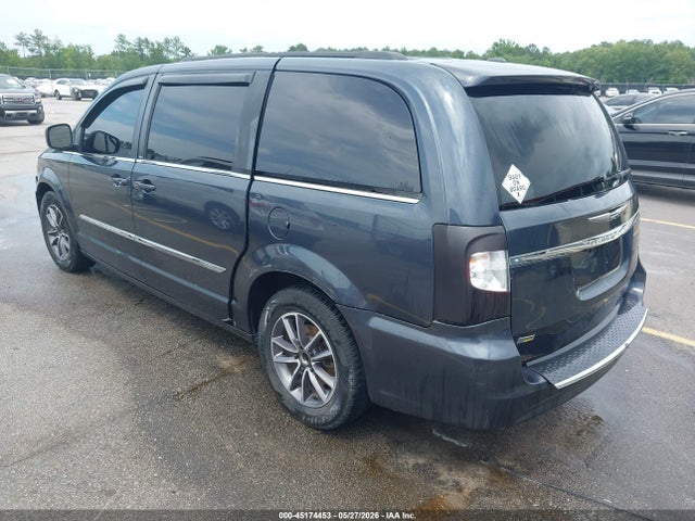 Chrysler Town & Country Touring