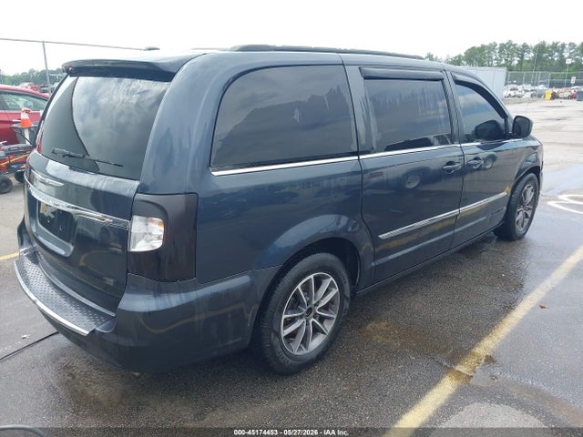 Chrysler Town & Country Touring