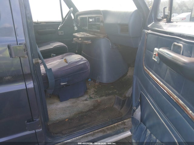 Ford Econoline E150 Van