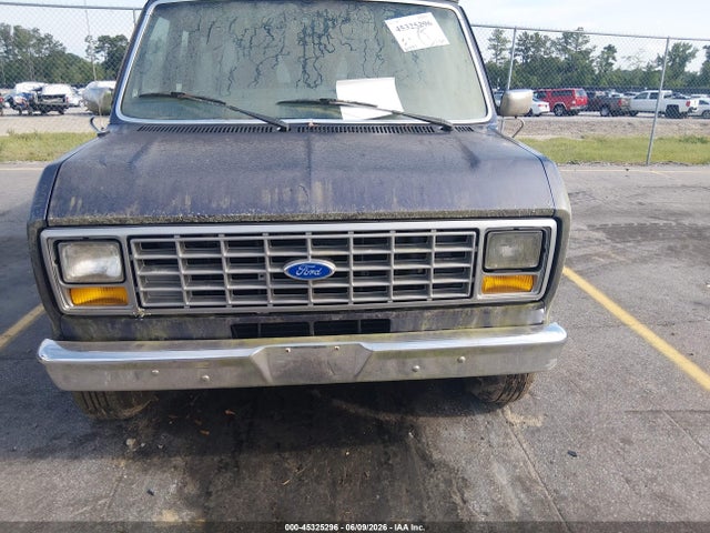 Ford Econoline E150 Van