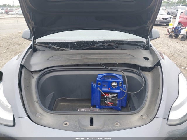 Tesla Model Y Long Range Dual Motor All-wheel Drive