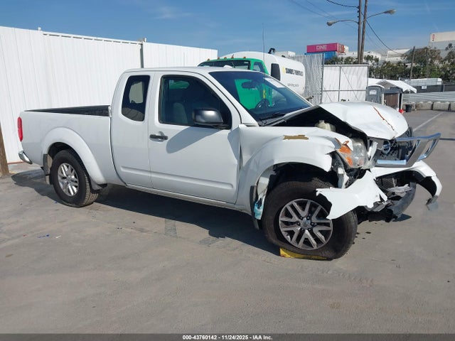 Salvage Nissan Frontier Image