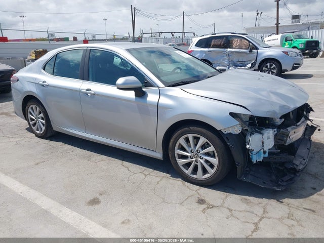 Salvage Toyota Camry Image