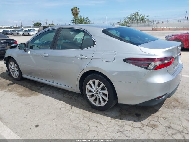 Toyota Camry Le