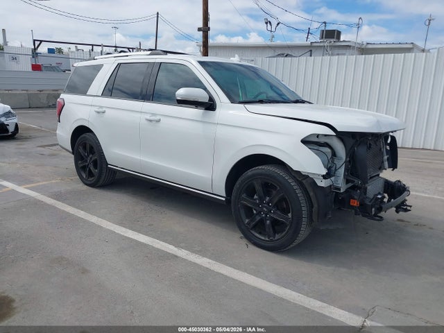 Salvage Ford Expedition Image