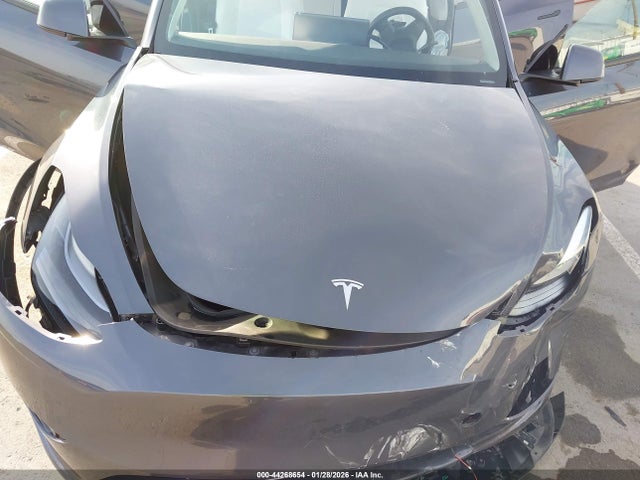 Tesla Model Y Performance Dual Motor All-wheel Drive
