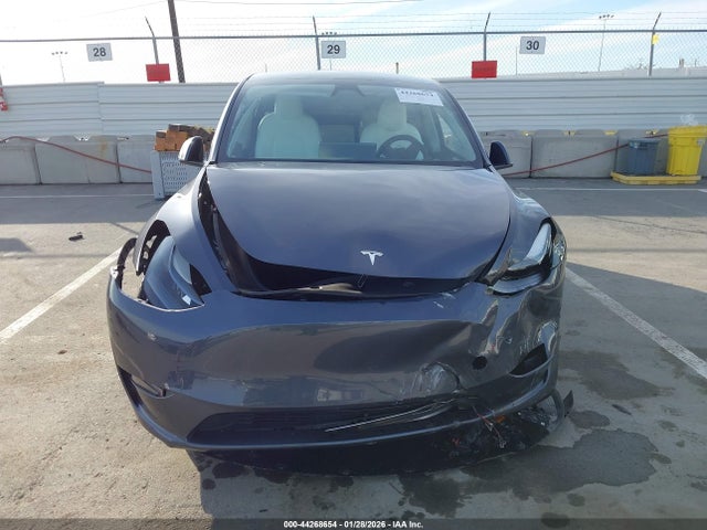 Tesla Model Y Performance Dual Motor All-wheel Drive