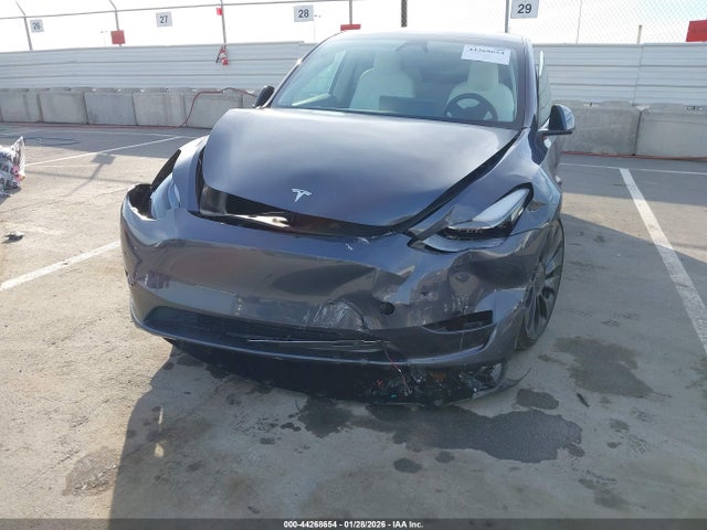 Tesla Model Y Performance Dual Motor All-wheel Drive