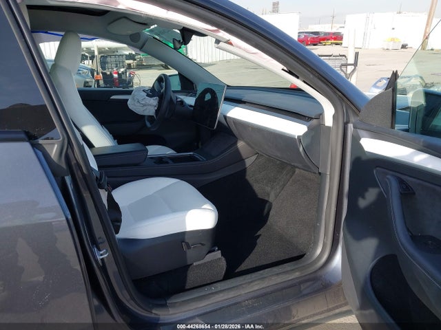 Tesla Model Y Performance Dual Motor All-wheel Drive