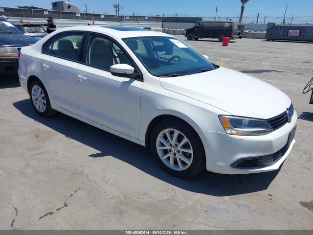 Salvage Volkswagen Jetta Image