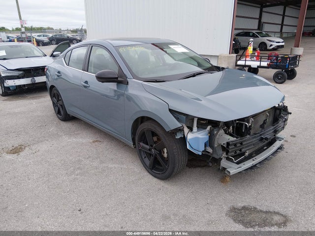 Salvage Nissan Sentra Image