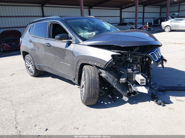 Salvage Jeep Compass Image