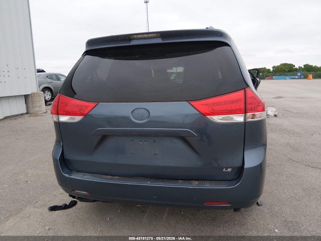 Toyota Sienna Le V6 8 Passenger