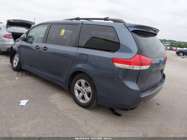 Toyota Sienna Le V6 8 Passenger