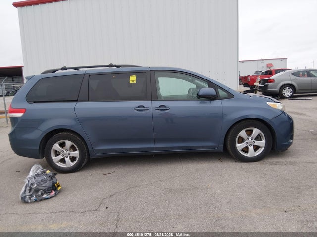 Toyota Sienna Le V6 8 Passenger