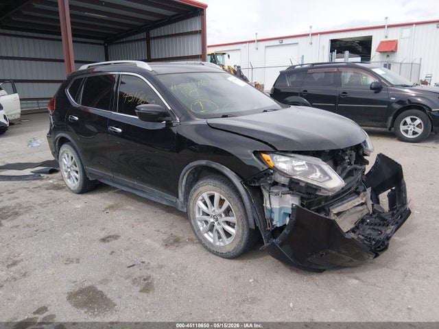 Salvage Nissan Rogue Image