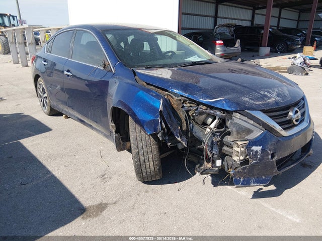 Salvage Nissan Altima Image