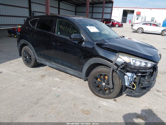 Salvage Hyundai TUCSON Image