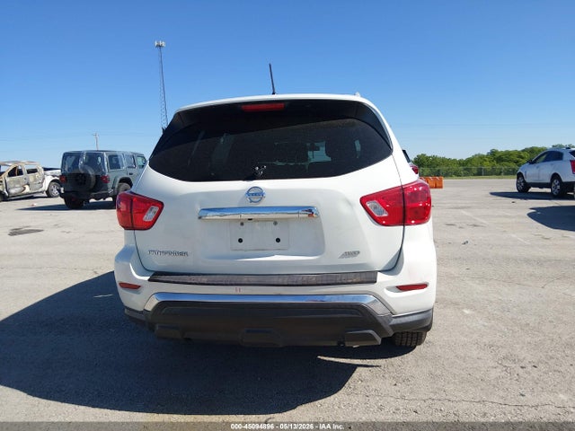 Nissan Pathfinder S
